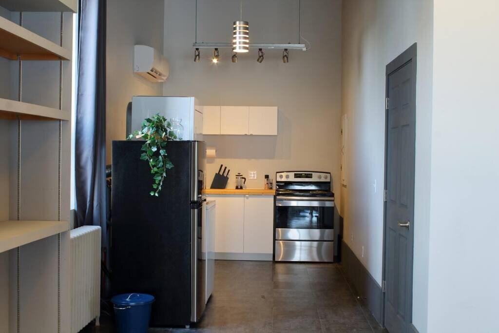 Suite #B, Industrial Styling, Ac Халифакс Екстериор снимка